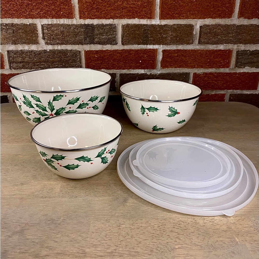 Lenox Holiday 3 Piece‎ Mixing Bowls with Lids. Holly Berry Enamel Metal